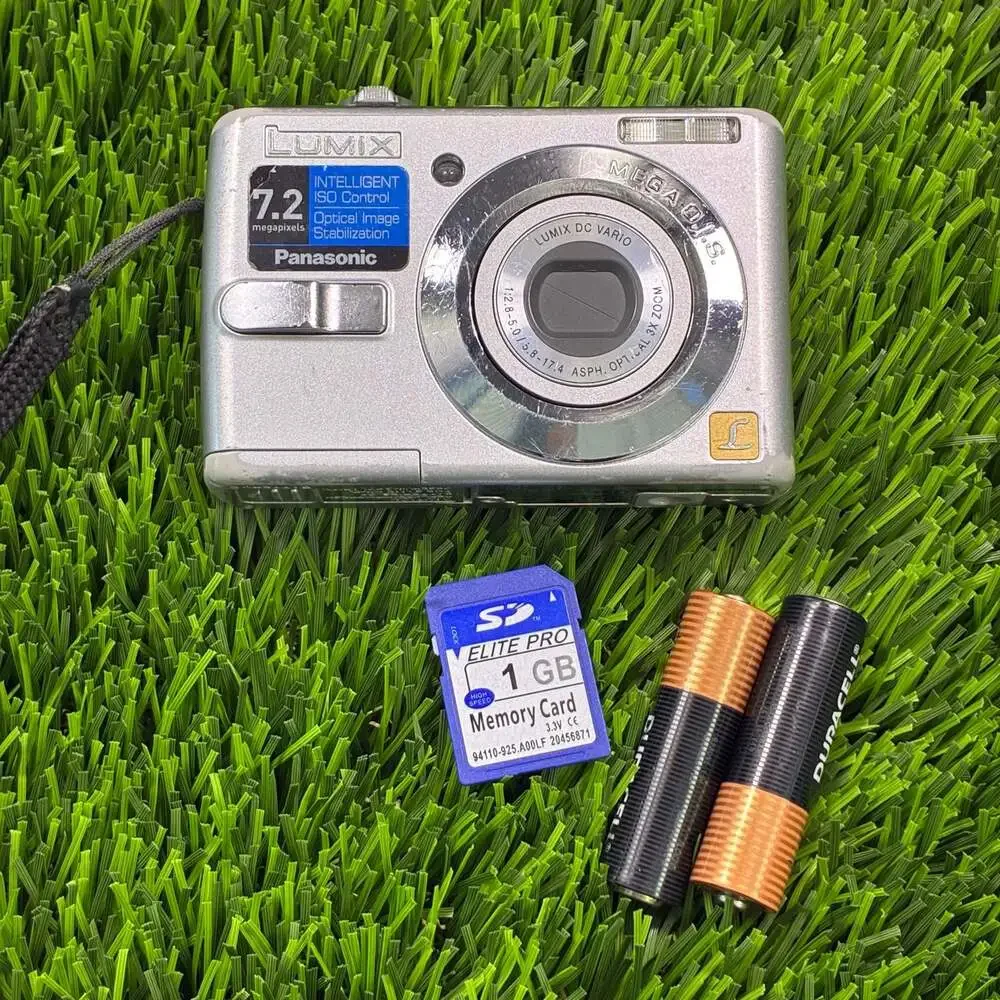 Panasonic Lumix DMC-LS75 7.2 Megapixel Digital Camera